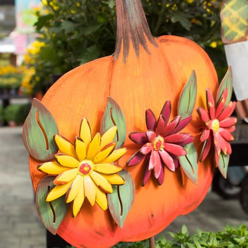 fall lawn decor